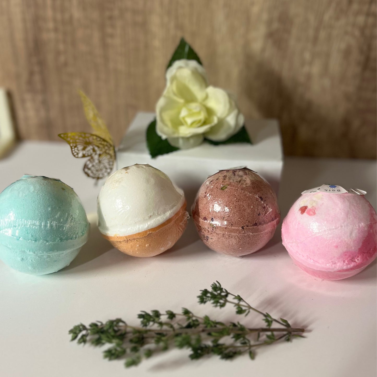 4 Pack Of Assorted Feminine Bath Bombs
